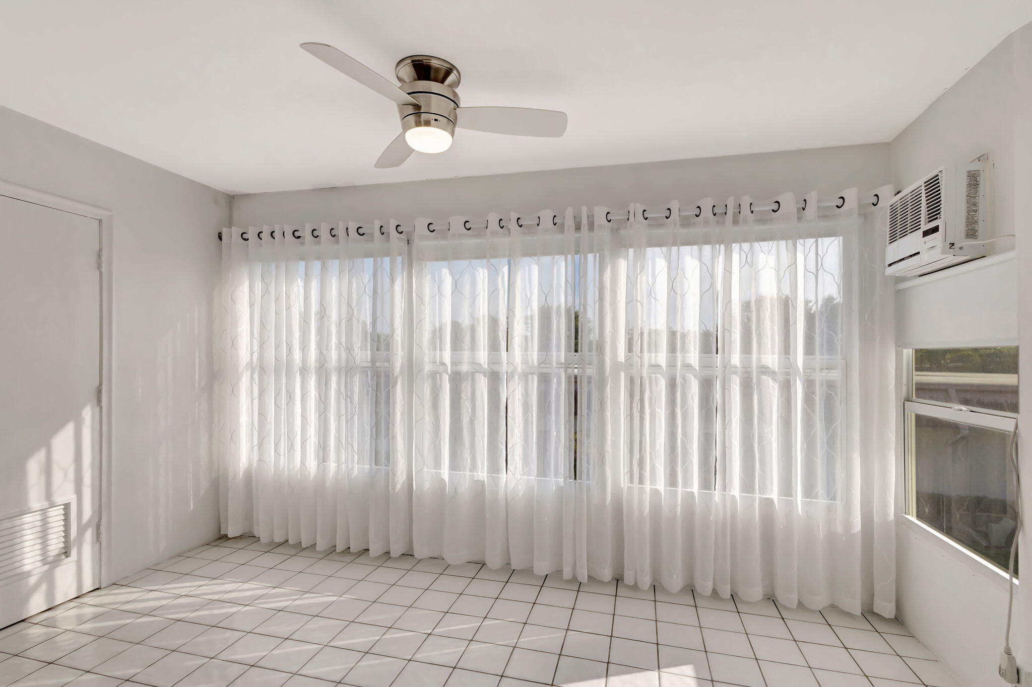 PLYMOUTH 4 CONDO - Residential