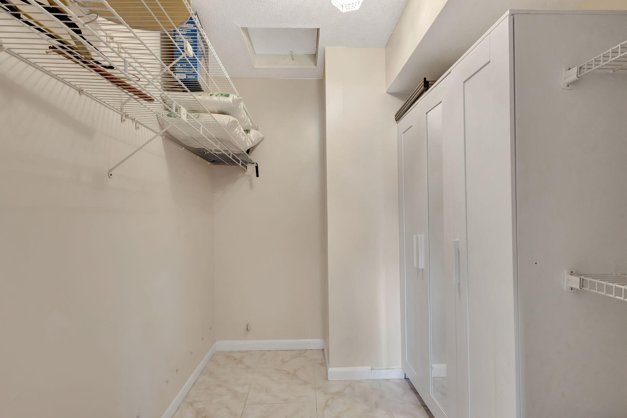 PLYMOUTH 4 CONDO - Residential