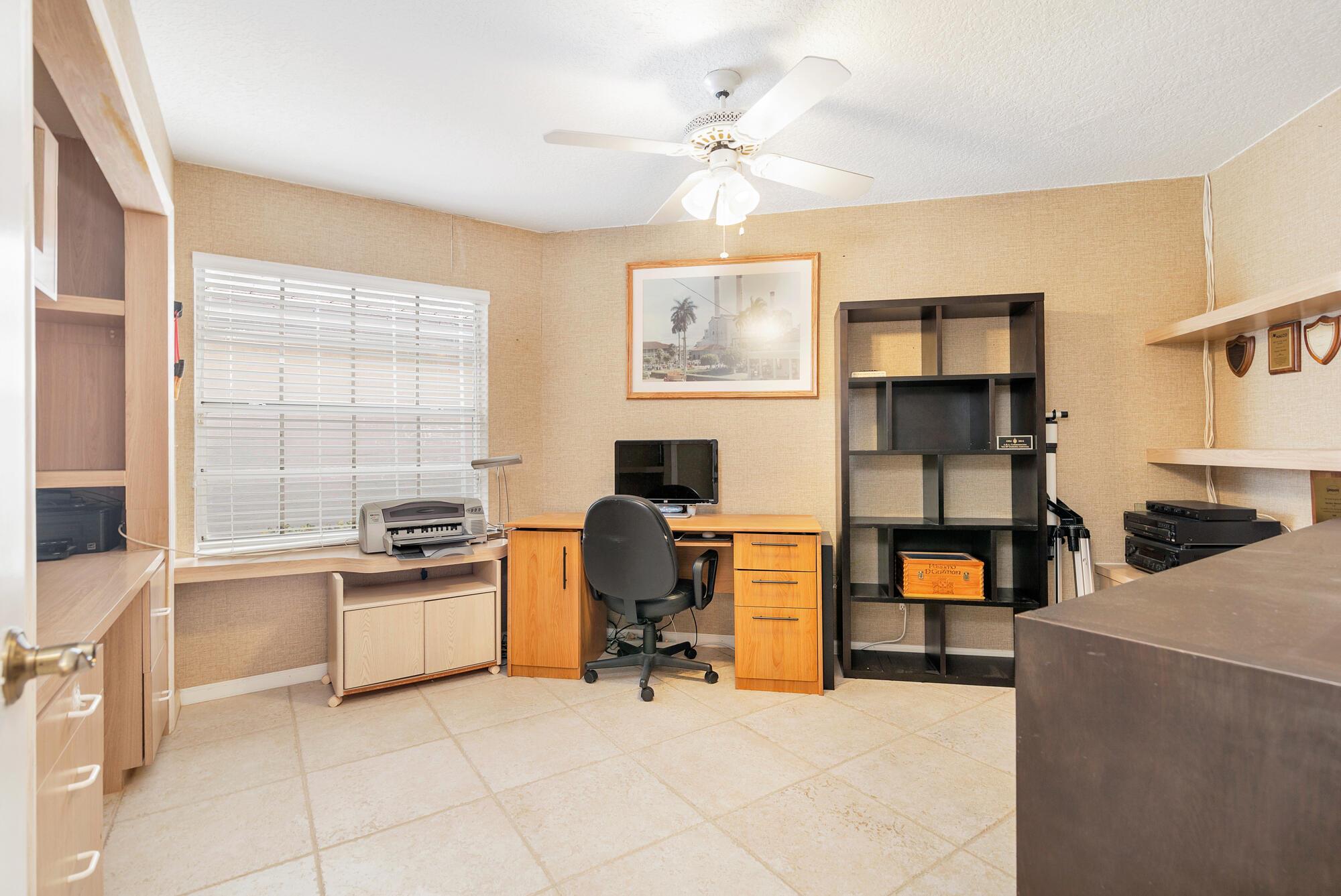 BREAKERS WEST - Residential