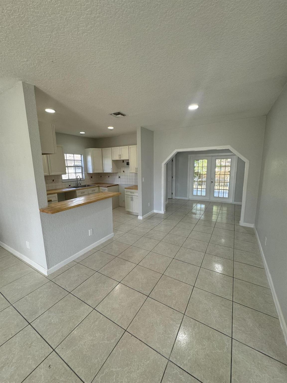 DELRAY MANOR ADD - Residential Lease