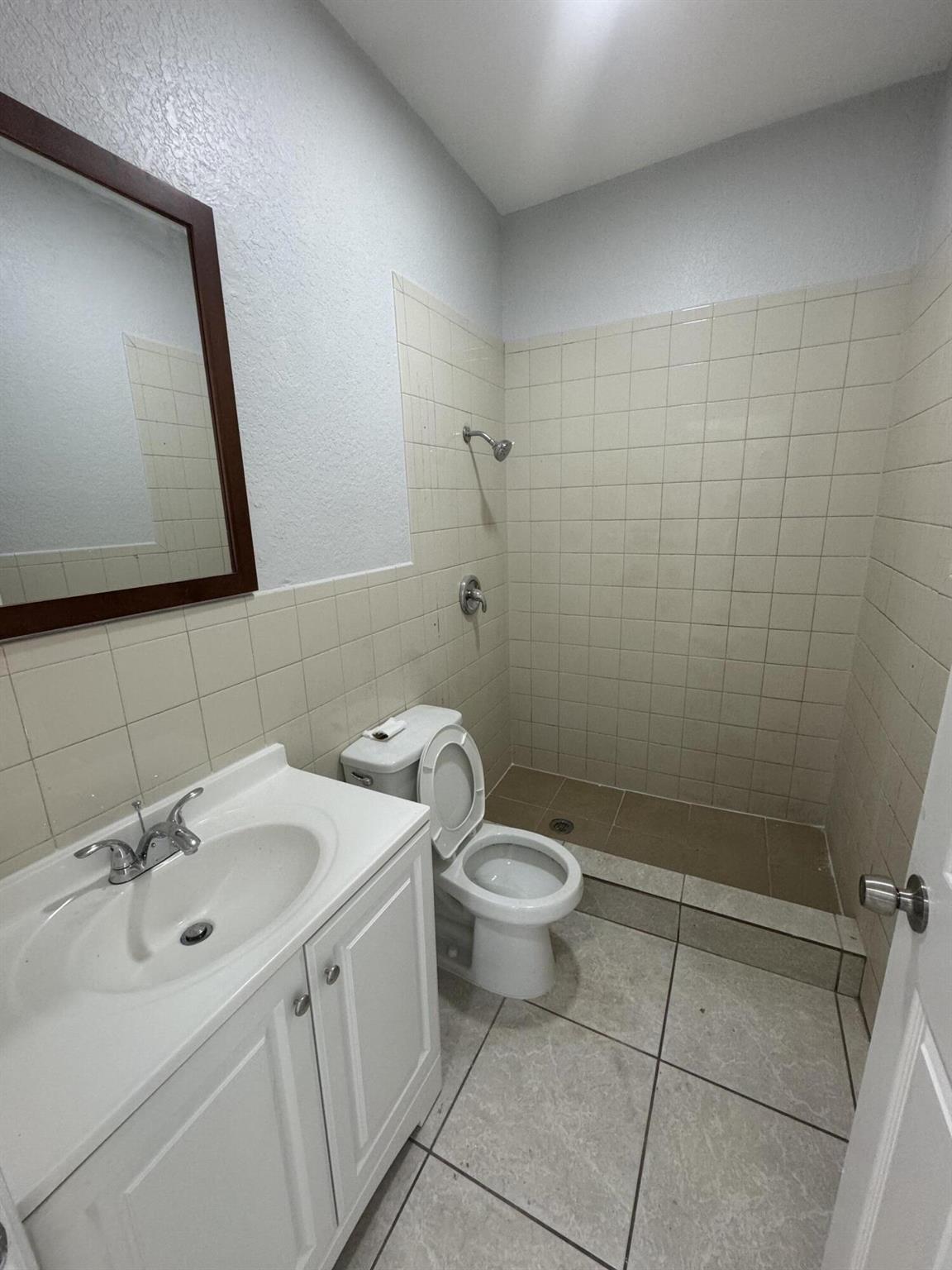 DELRAY MANOR ADD - Residential Lease