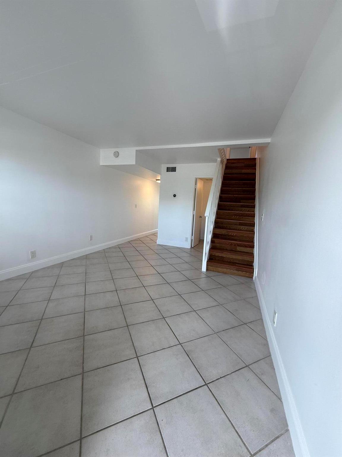 VILLAGE GREEN OF BOCA RAT - Residential Lease