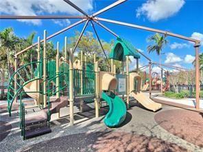 PALM-AIRE COUNTRY CLUB AP - Residential