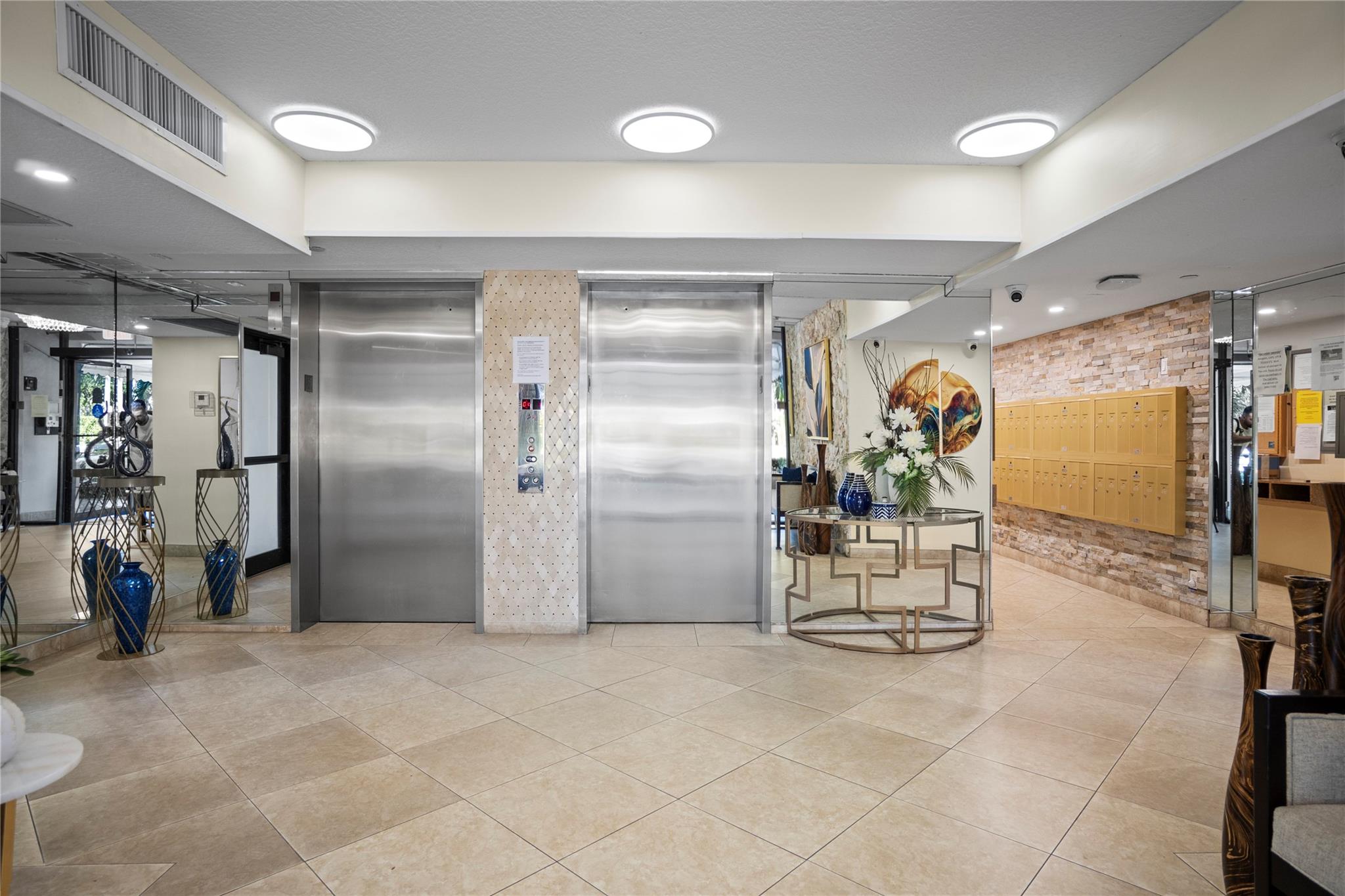 View photos, virtual tours, details... 3510 Oaks Way 802