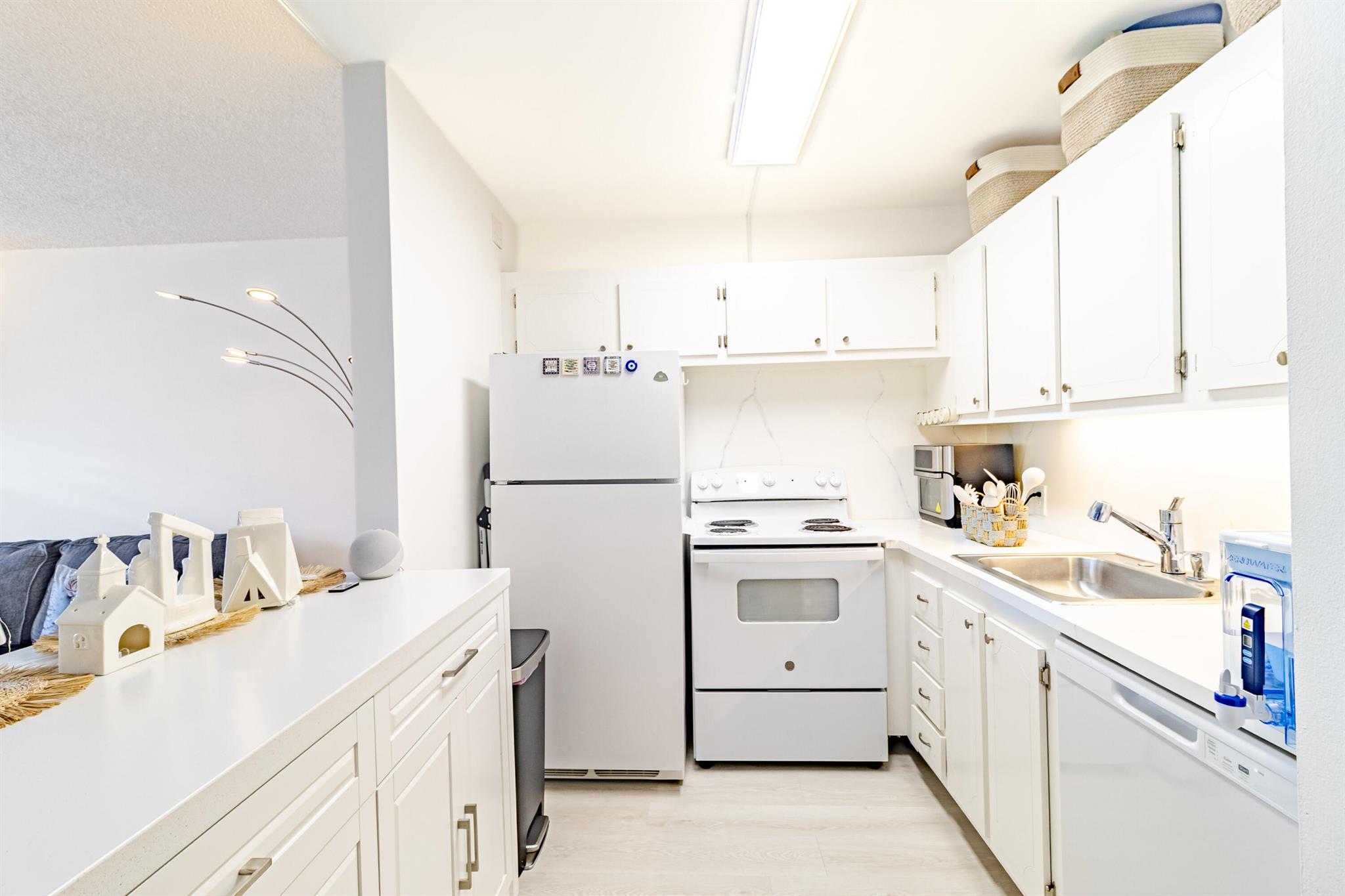 CENTURY VILLAGE CONDO (Su - Residential