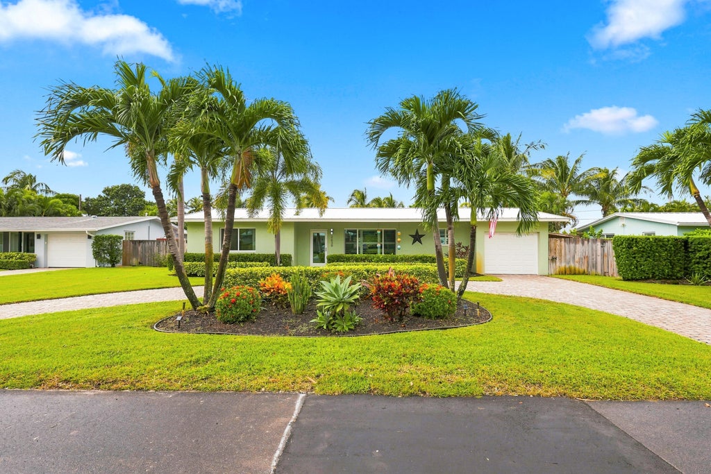 Photo of 2639 SW 6th Street, Boynton Beach, FL 33435 (MLS # B26094796)