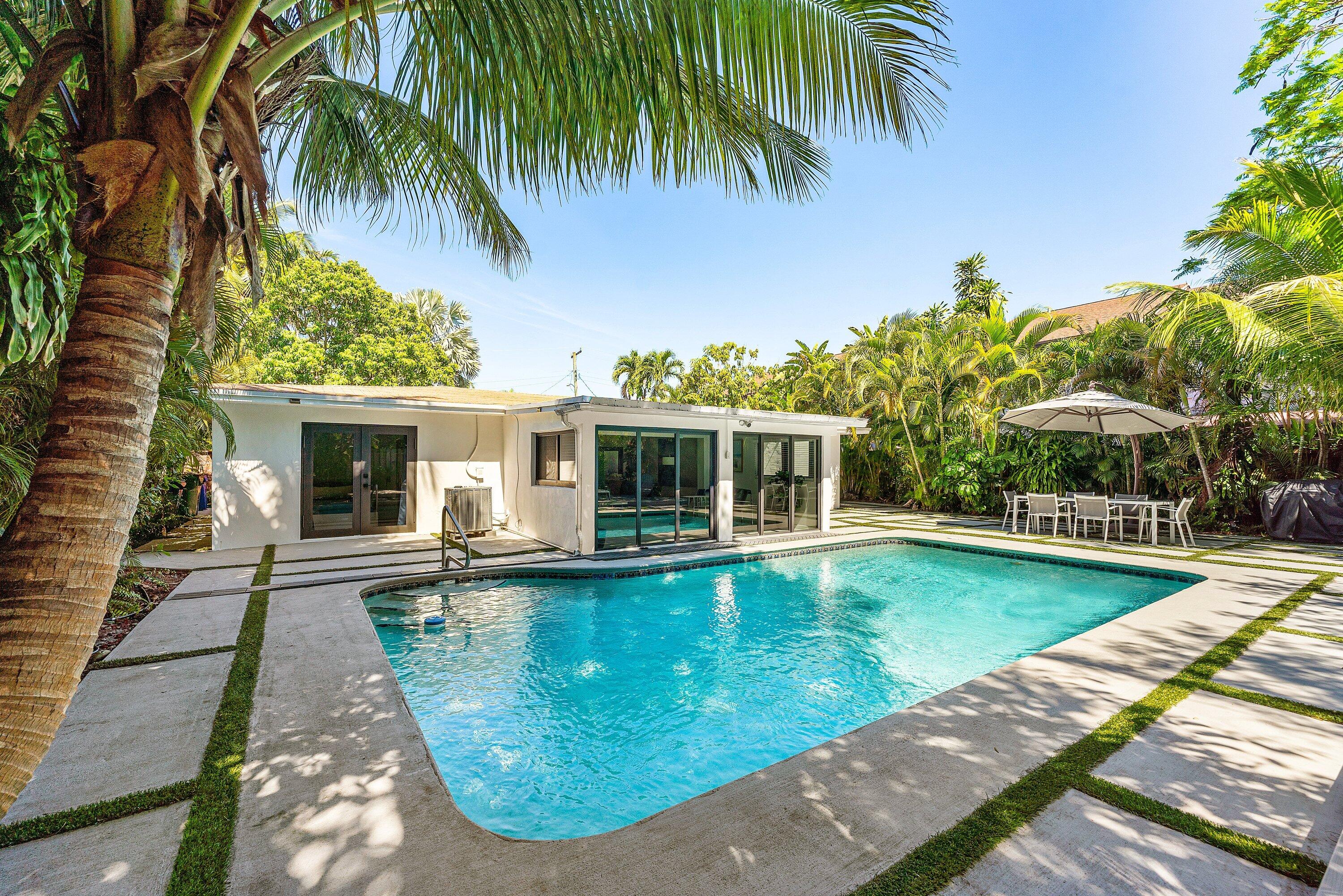 CORAL SHORES - Residential