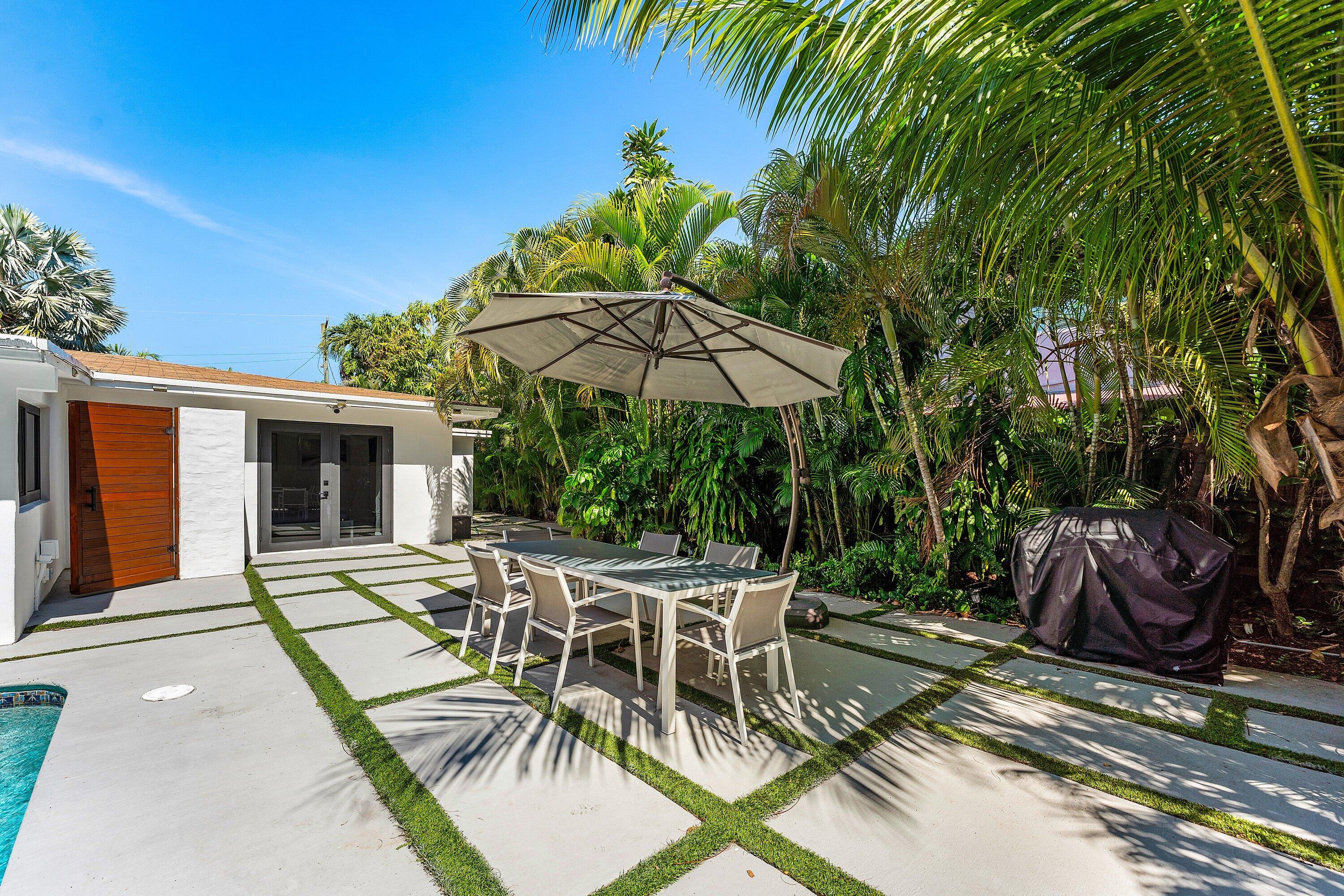 CORAL SHORES - Residential