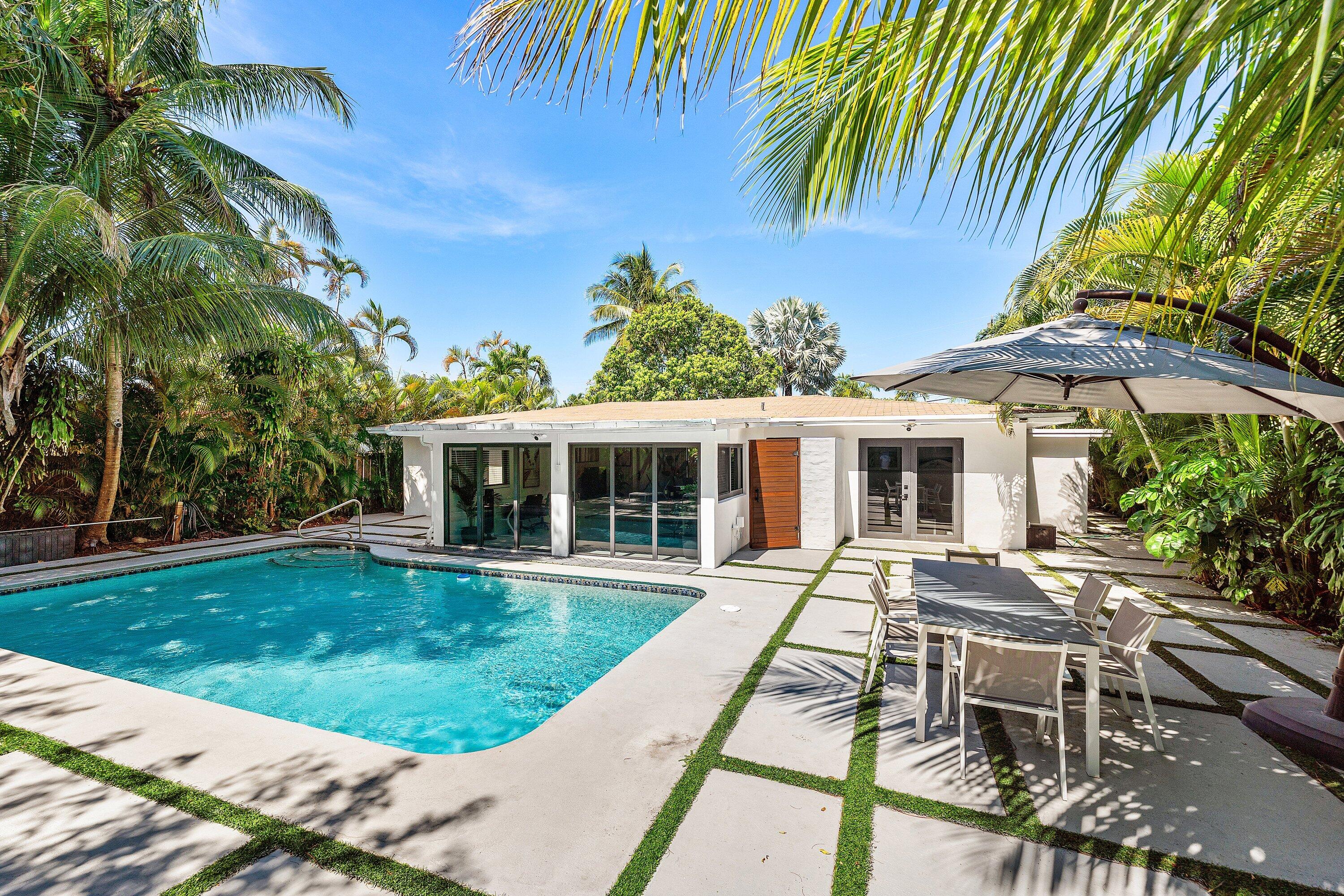 CORAL SHORES - Residential