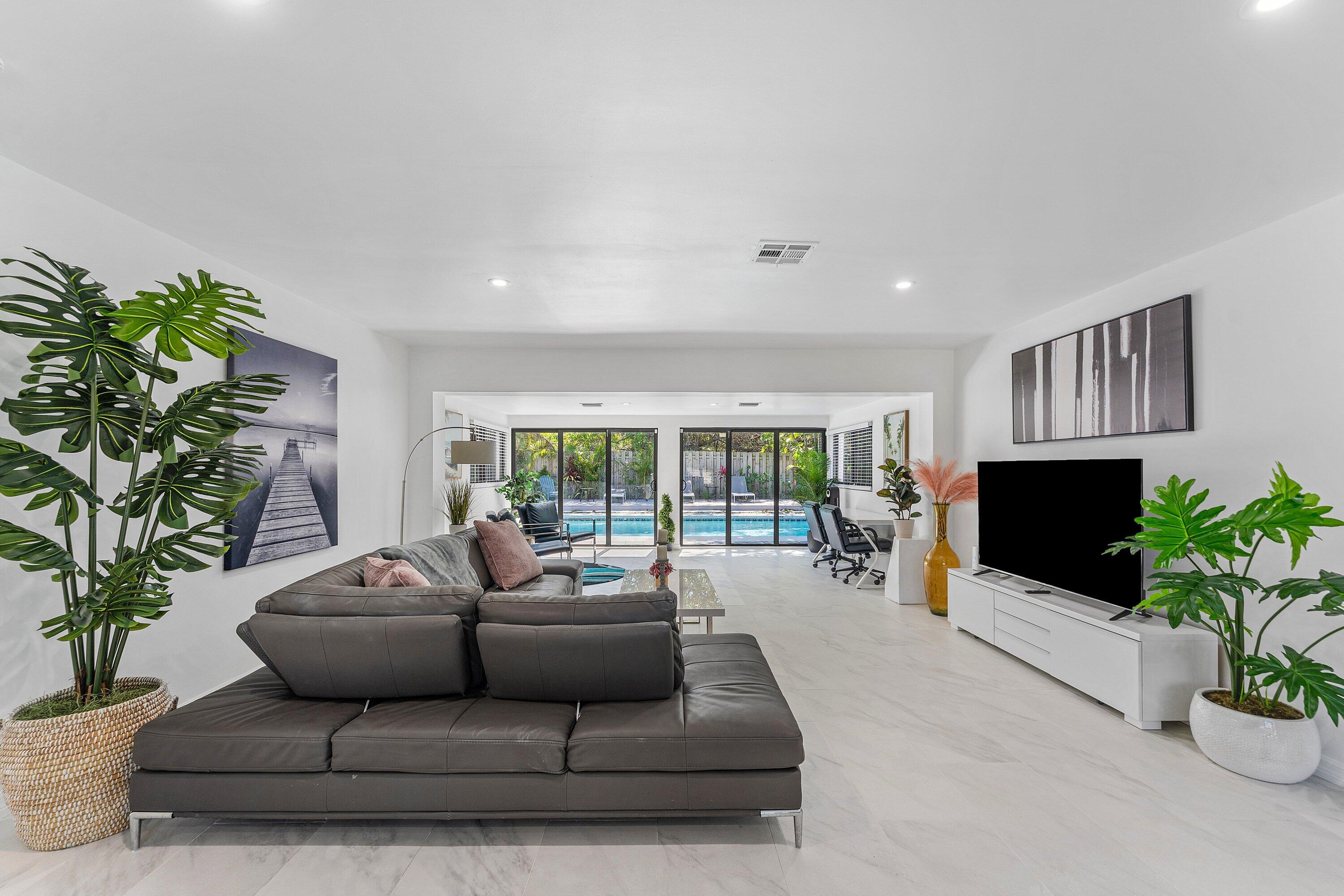 CORAL SHORES - Residential