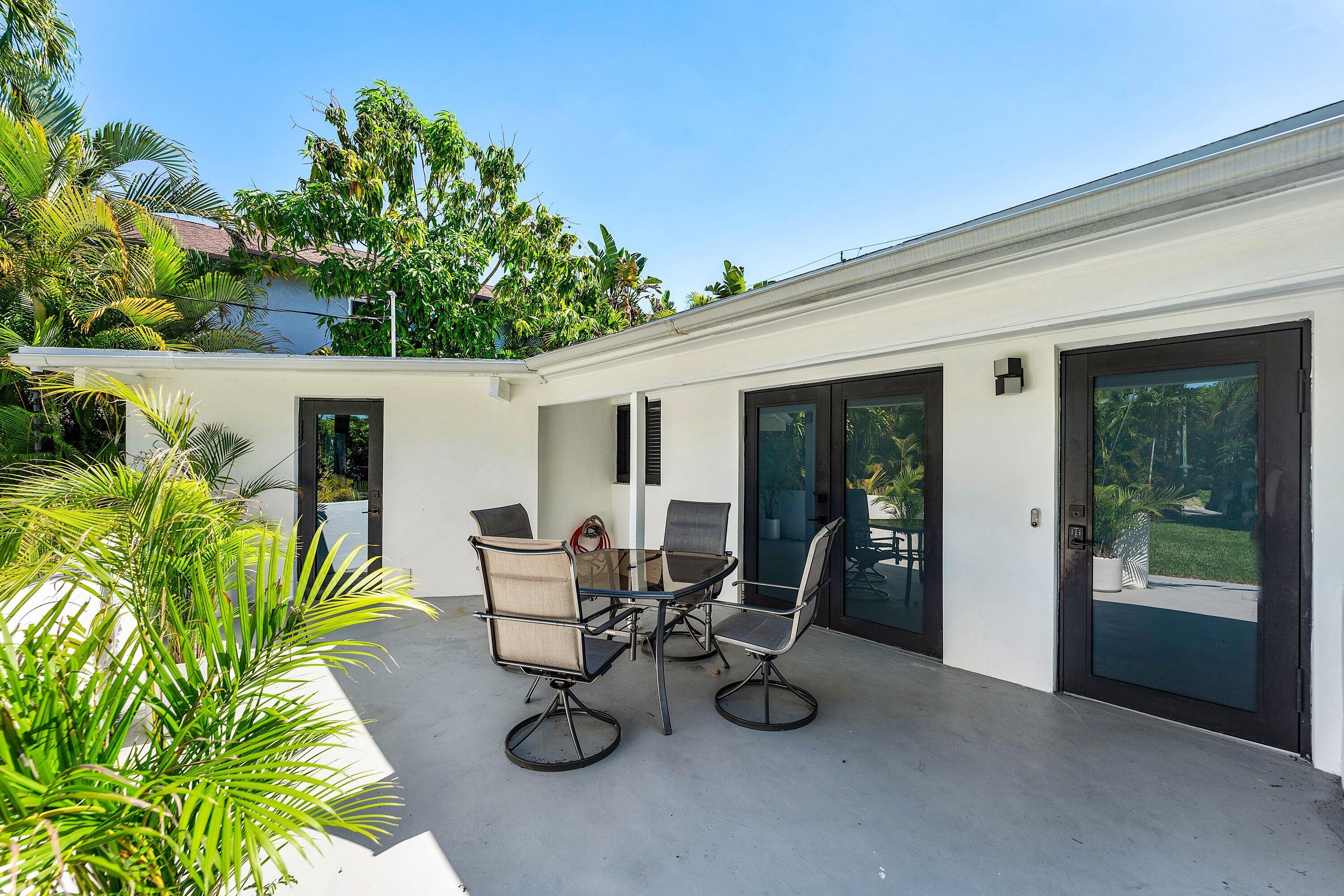 CORAL SHORES - Residential