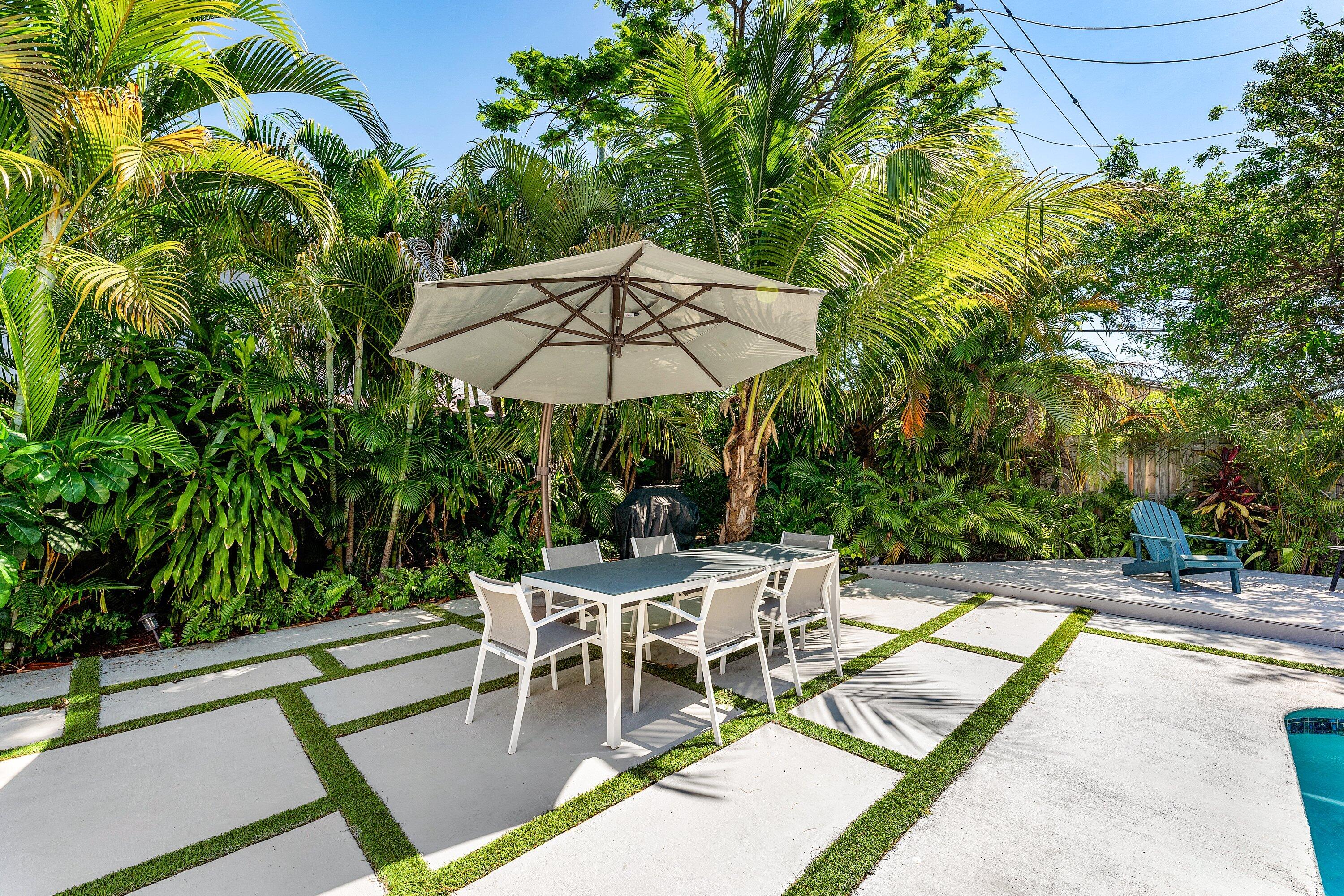 CORAL SHORES - Residential