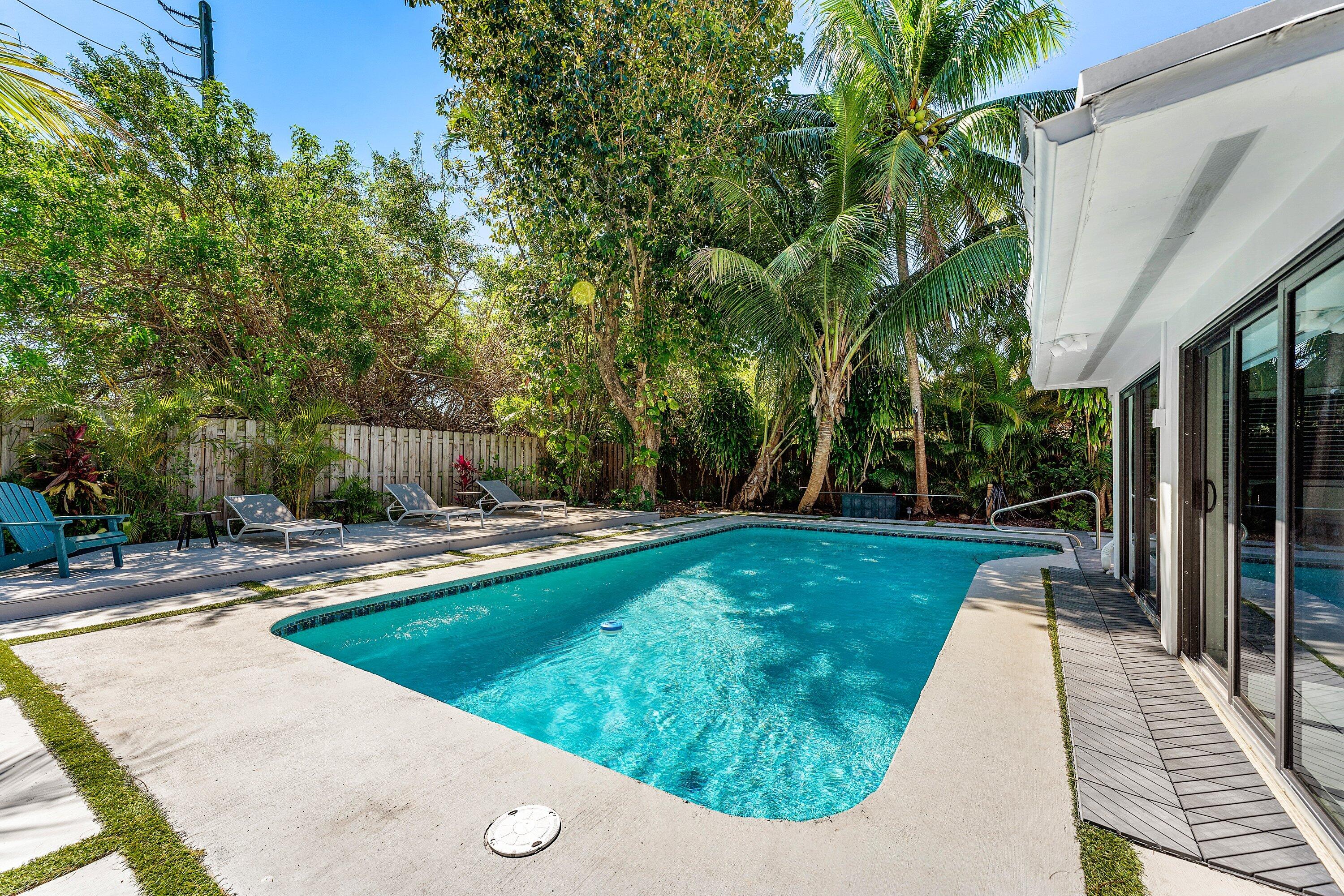 CORAL SHORES - Residential