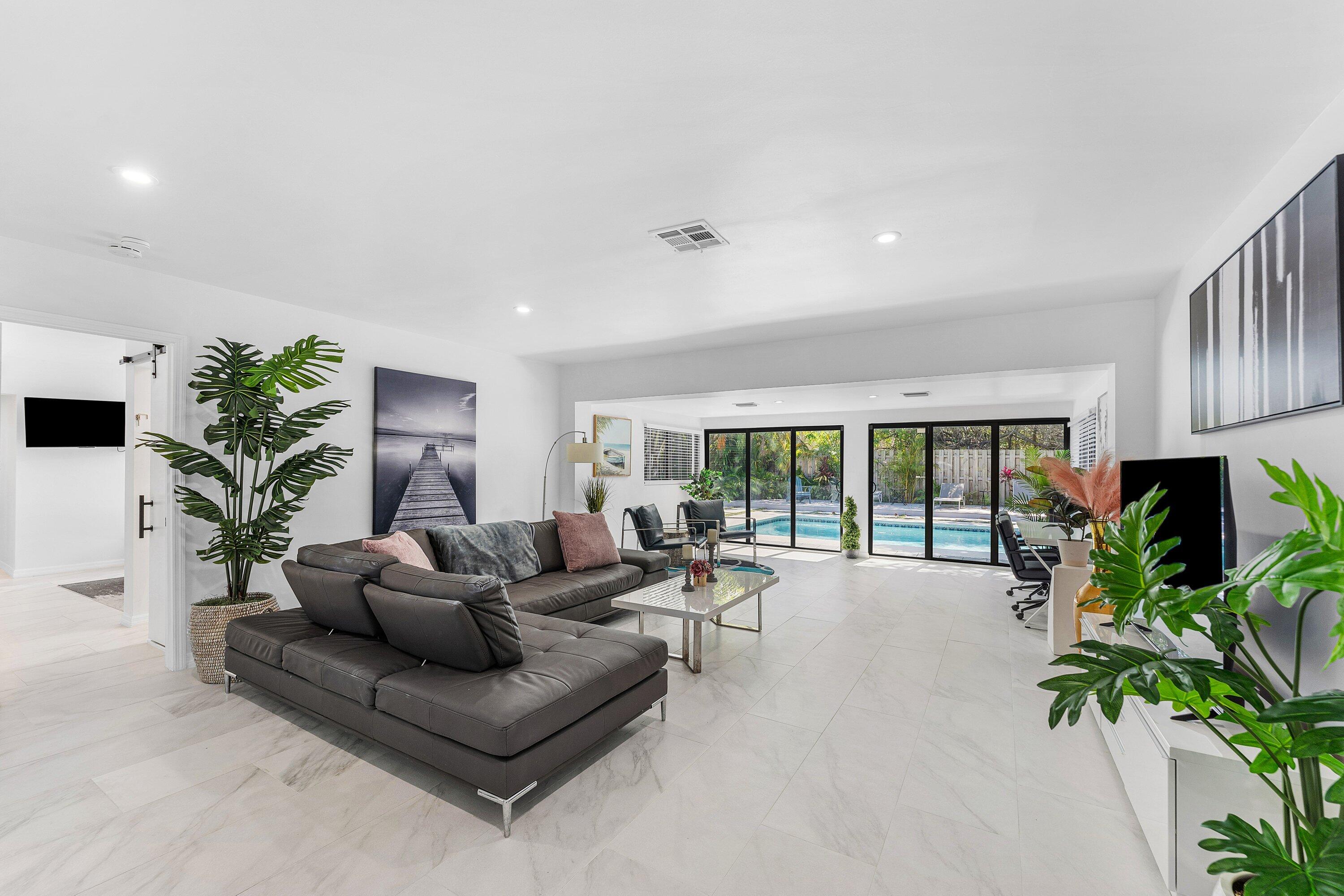 CORAL SHORES - Residential