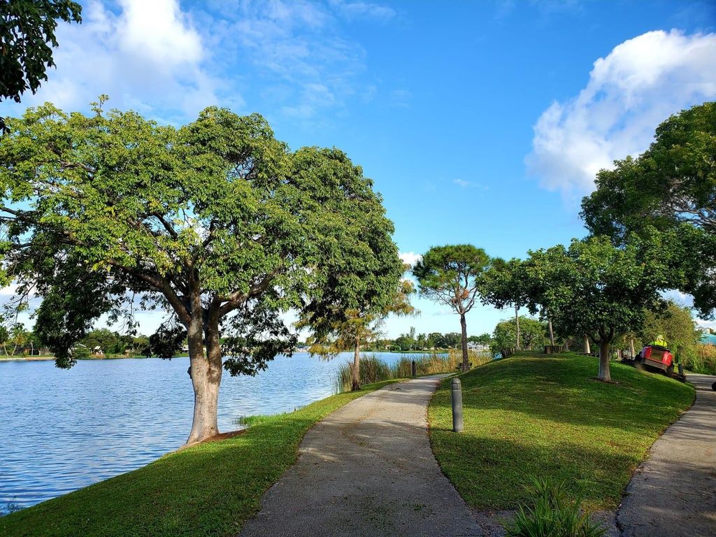 Photo of 120 Royal Park Dr #B4, Oakland Park, FL 33309 (MLS # F10541292)