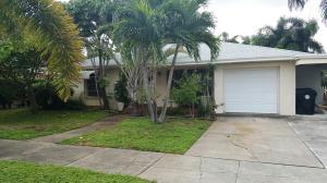 Quaint Old Florida 2/1 with a cottage type feeling. Cedar lined closet and original wood parquet floors. Large patio with lots of palm trees and a one-car garage. Just a skip and a jump to the Intracoastal. Sorry, no pets or Section 8 accepted.