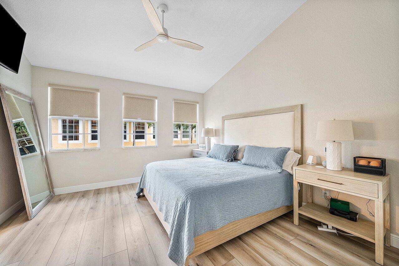 THE HARBORS - Residential