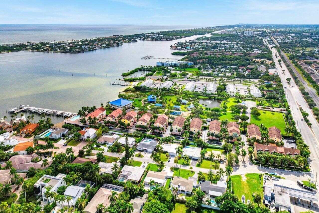 THE HARBORS - Residential