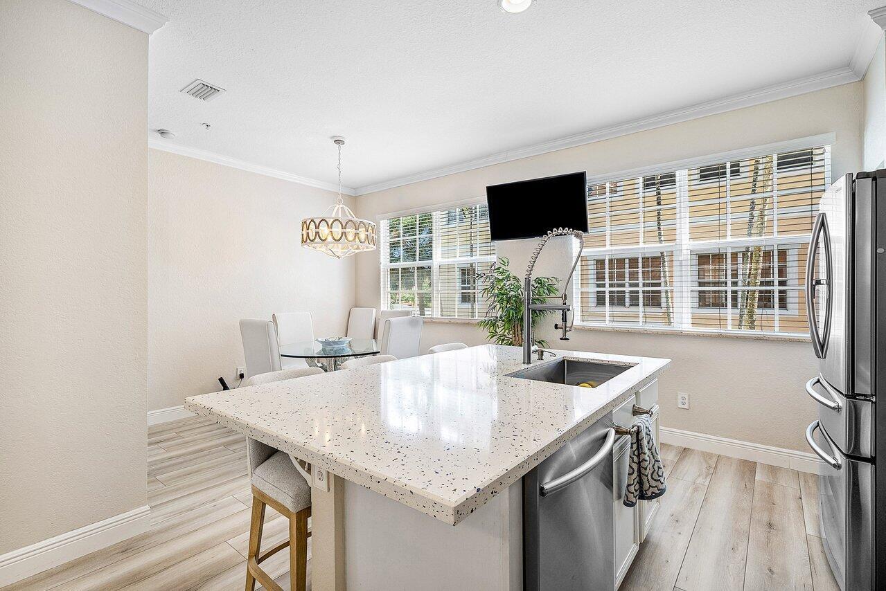 THE HARBORS - Residential