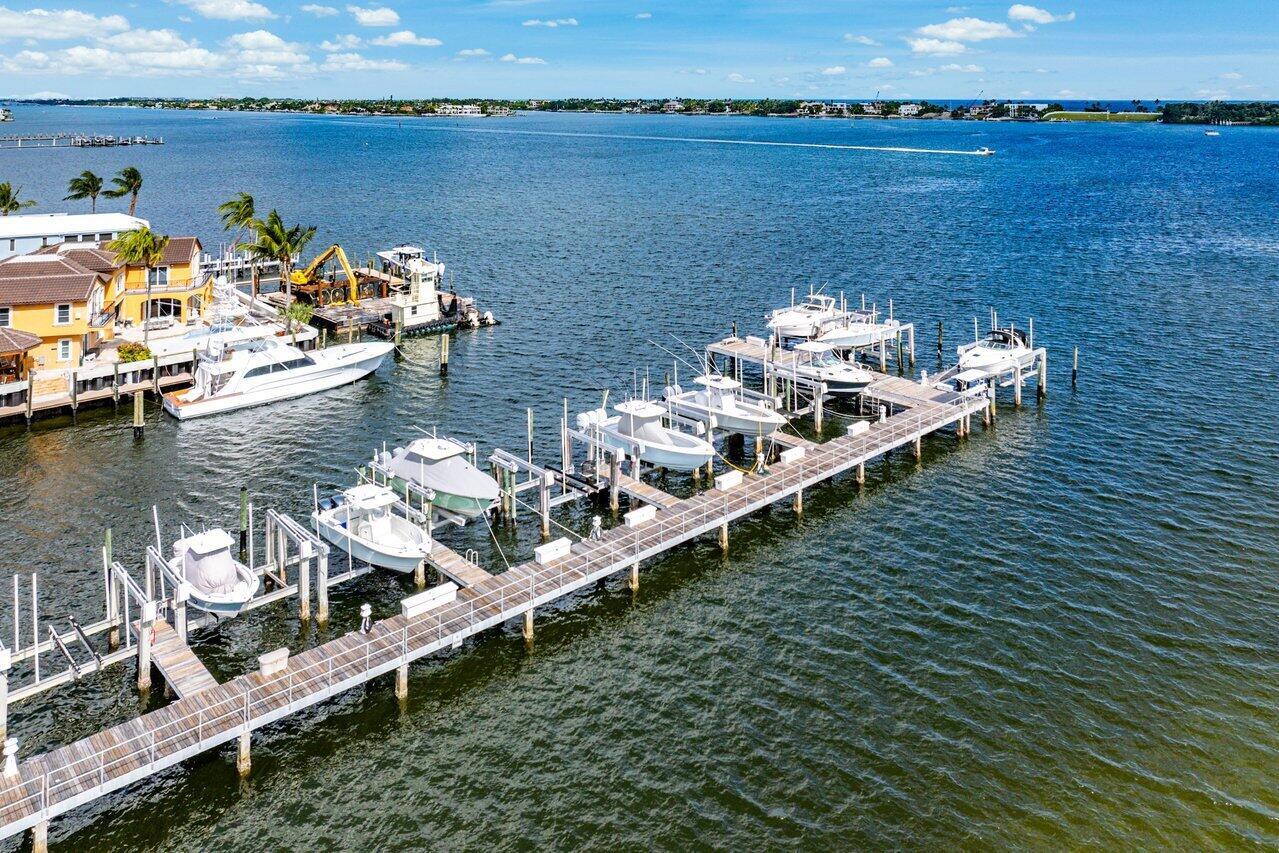 THE HARBORS - Residential