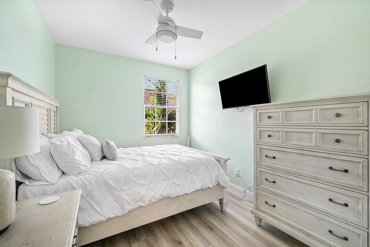 THE HARBORS - Residential