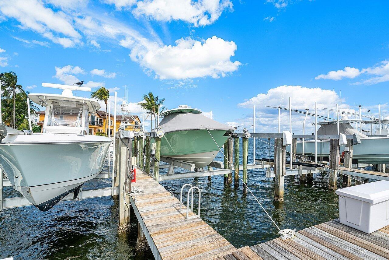 THE HARBORS - Residential