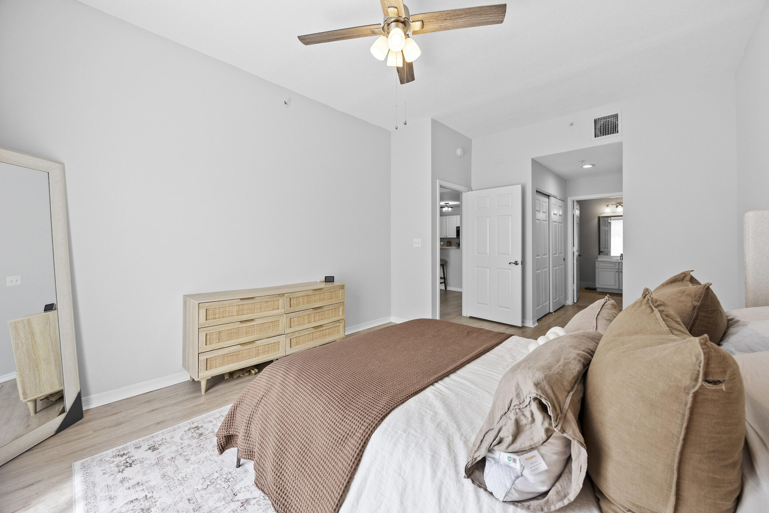 VILLAGE AT ABACOA CONDO - Residential Lease