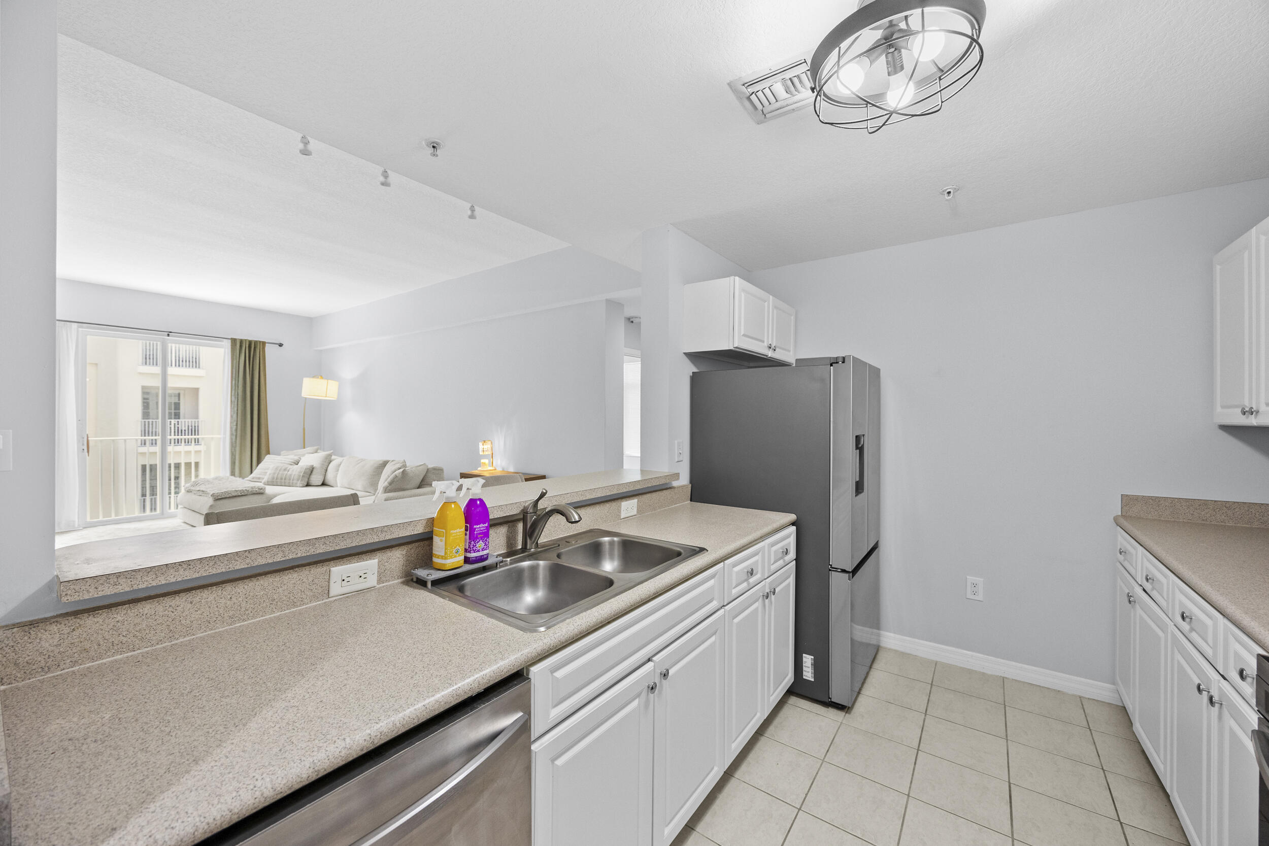VILLAGE AT ABACOA CONDO - Residential Lease