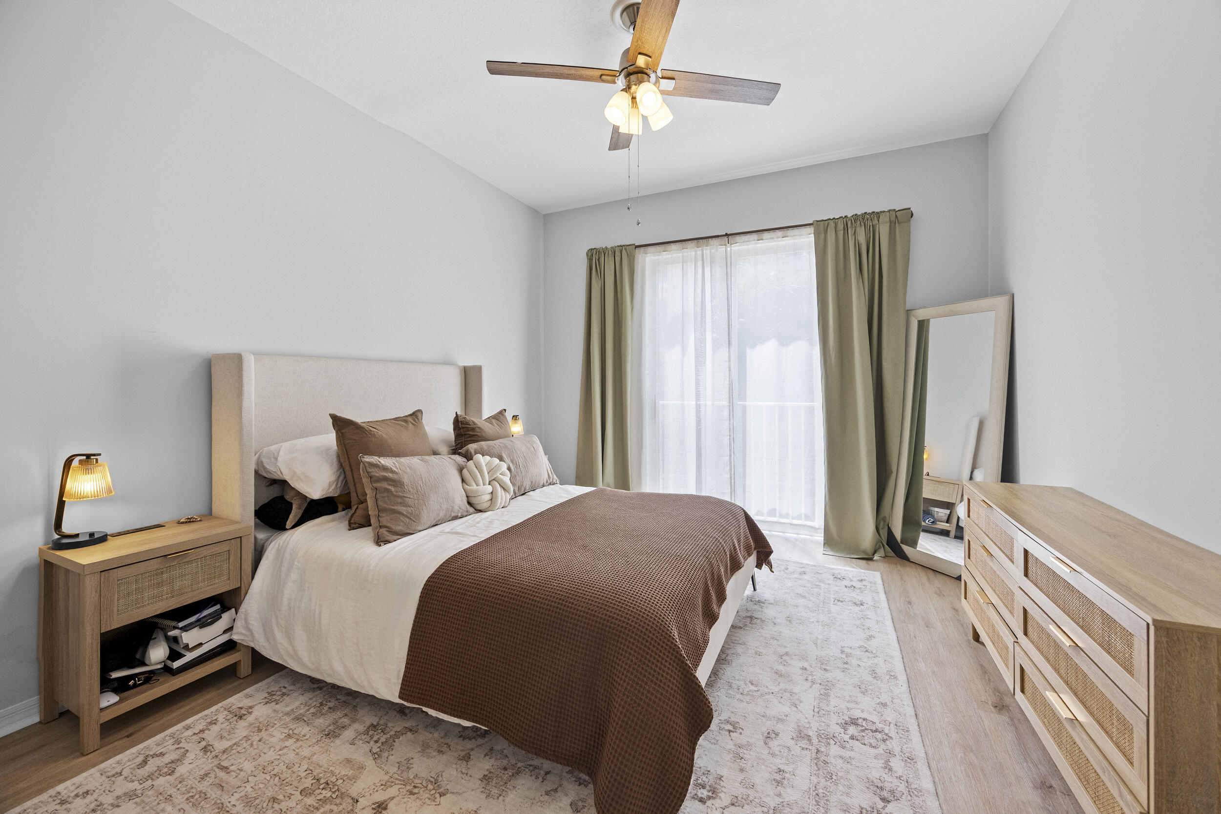 VILLAGE AT ABACOA CONDO - Residential Lease