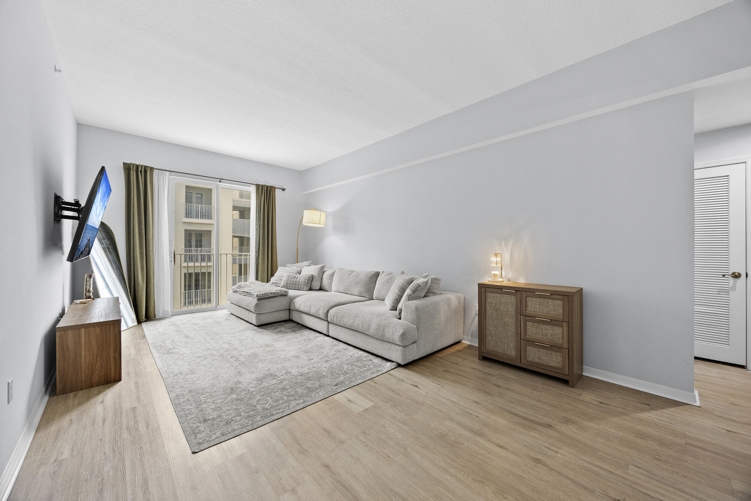VILLAGE AT ABACOA CONDO - Residential Lease