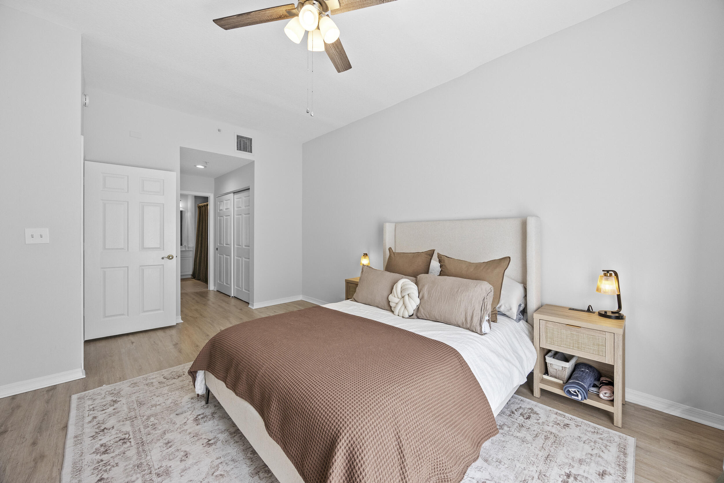 VILLAGE AT ABACOA CONDO - Residential Lease