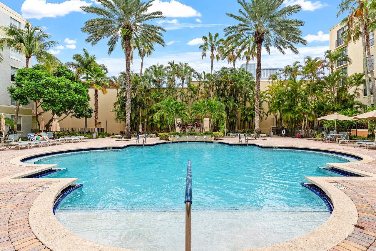 TOWER CONDO AT CITYPLACE - Residential