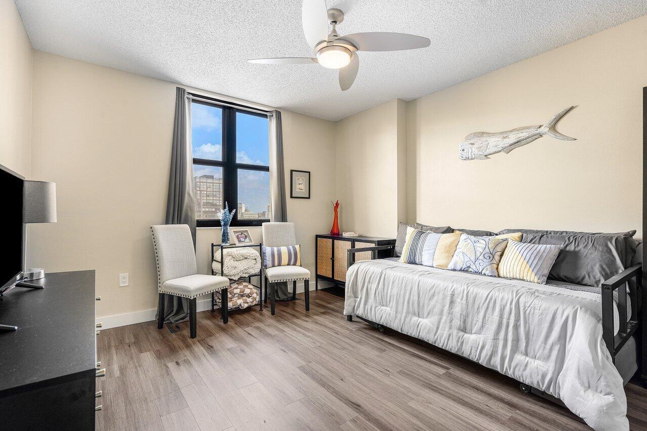 TOWER CONDO AT CITYPLACE - Residential