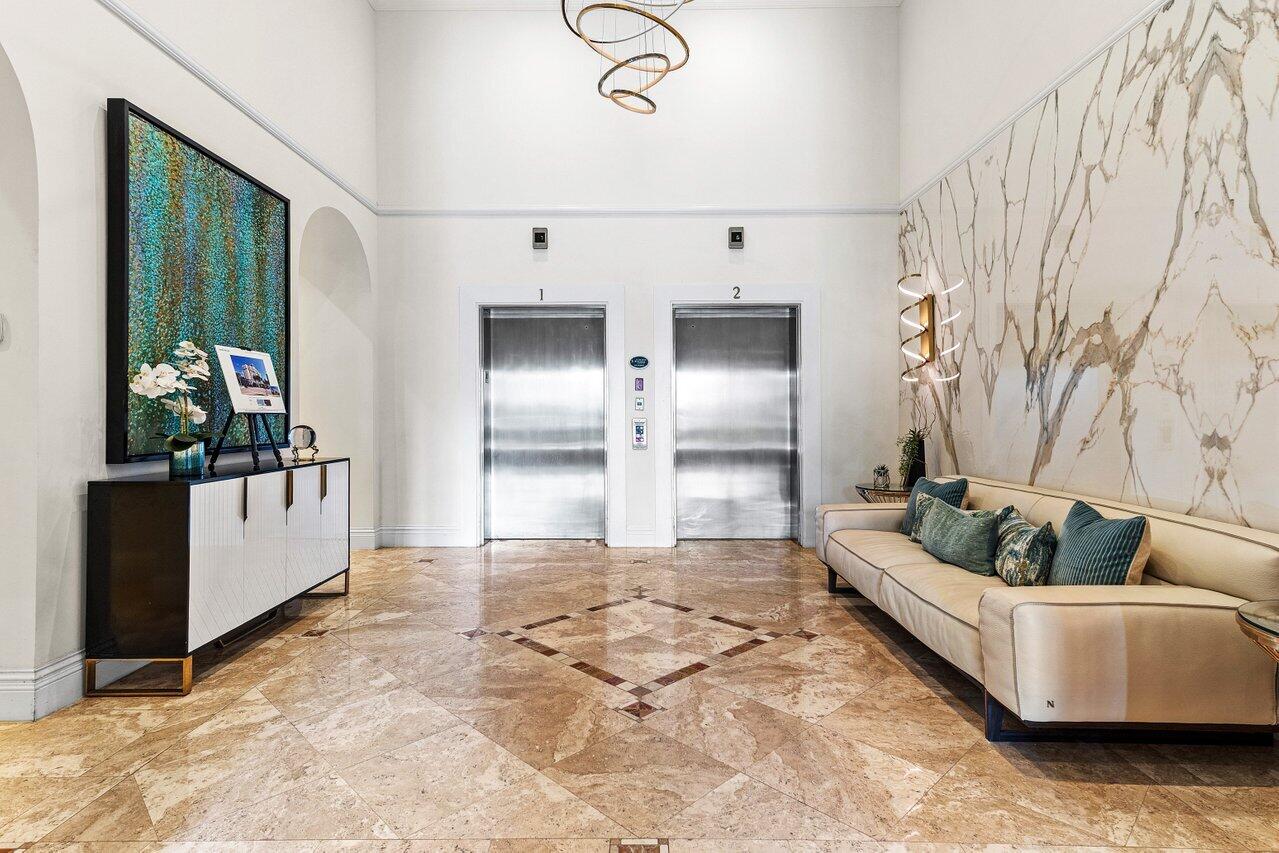 TOWER CONDO AT CITYPLACE - Residential