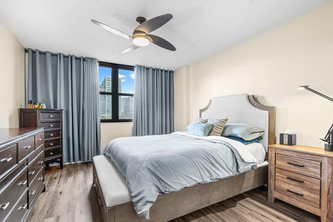 TOWER CONDO AT CITYPLACE - Residential