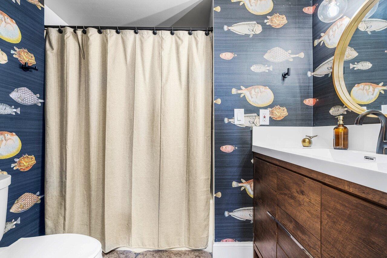 TOWER CONDO AT CITYPLACE - Residential