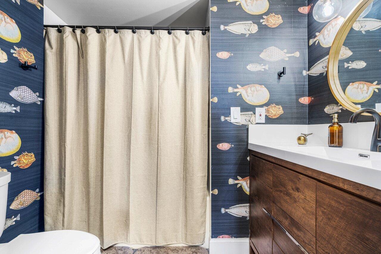 TOWER CONDO AT CITYPLACE - Residential