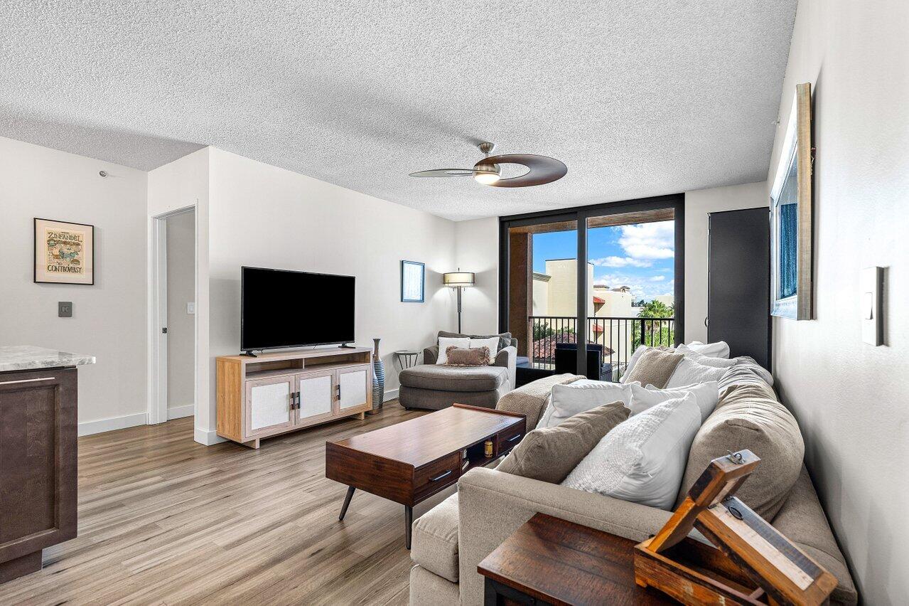 TOWER CONDO AT CITYPLACE - Residential