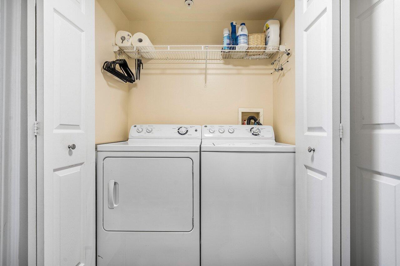 TOWER CONDO AT CITYPLACE - Residential