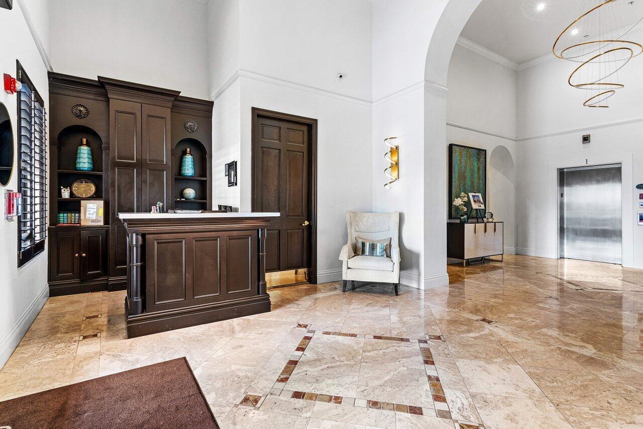 TOWER CONDO AT CITYPLACE - Residential