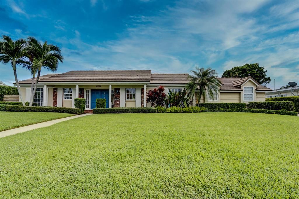Photo of 418 Oyster Road, North Palm Beach, FL 33408 (MLS # R10709631)