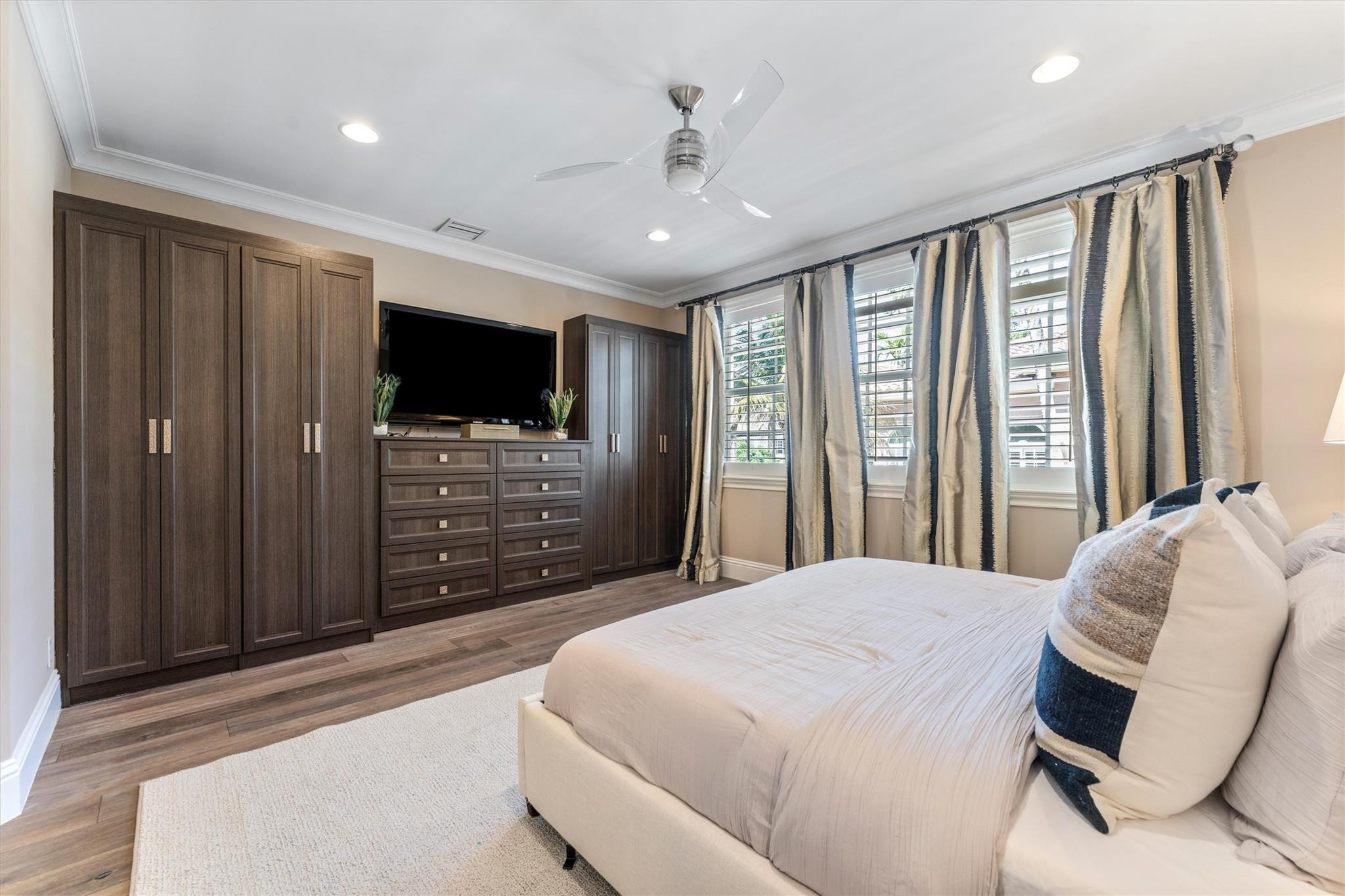 ENCLAVE AT VICTORIA PARK - Residential