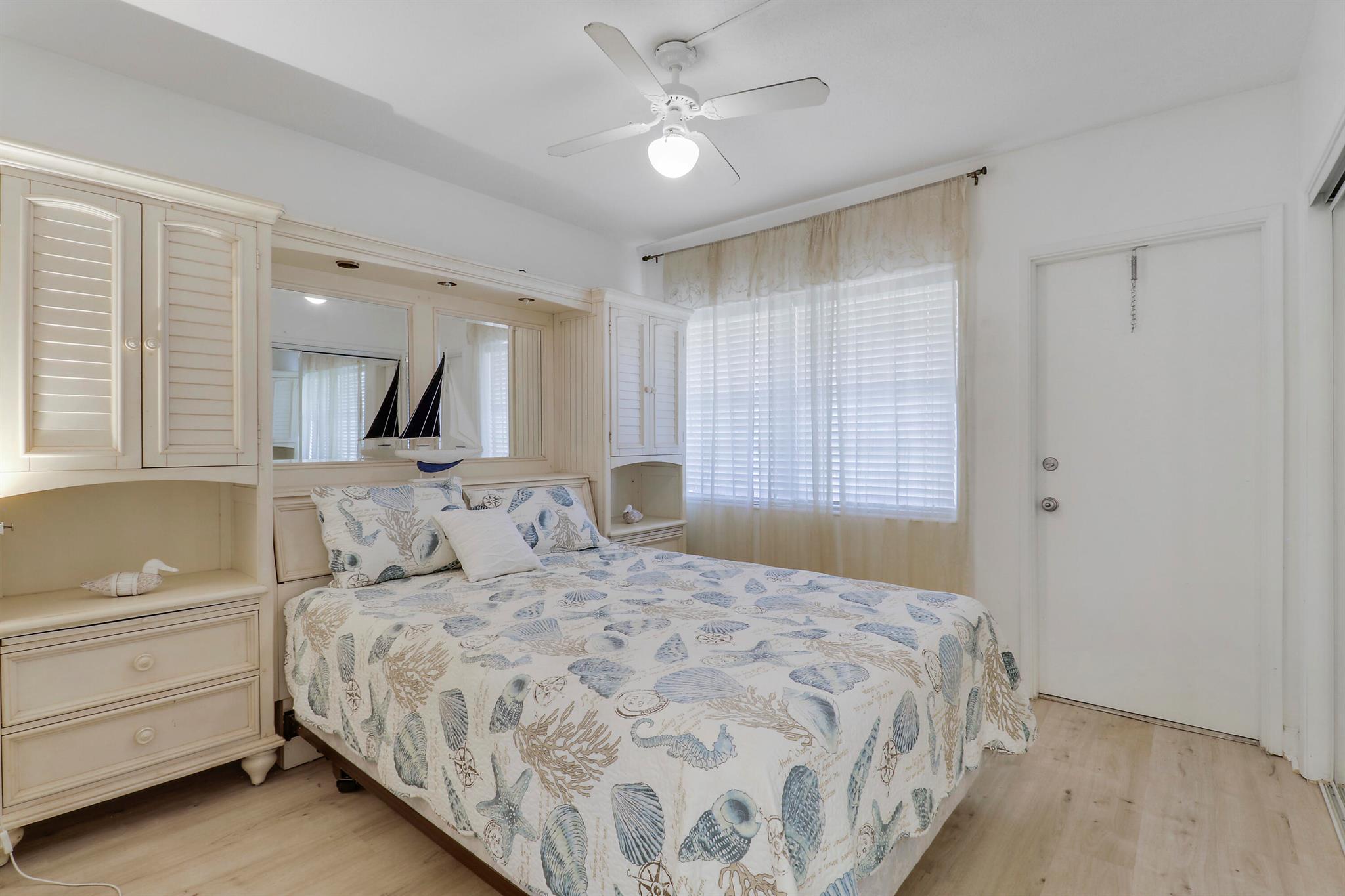 LAKESHORE LODGE CO-OP - Residential