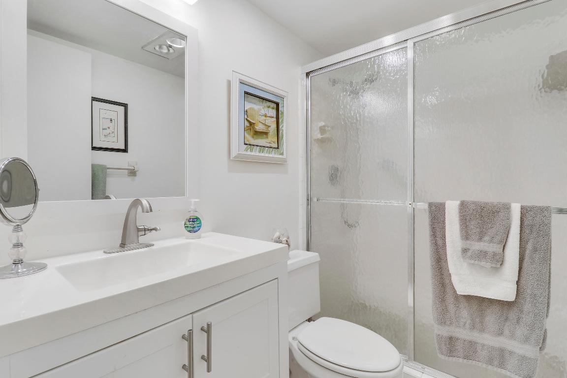 LAKESHORE LODGE CO-OP - Residential