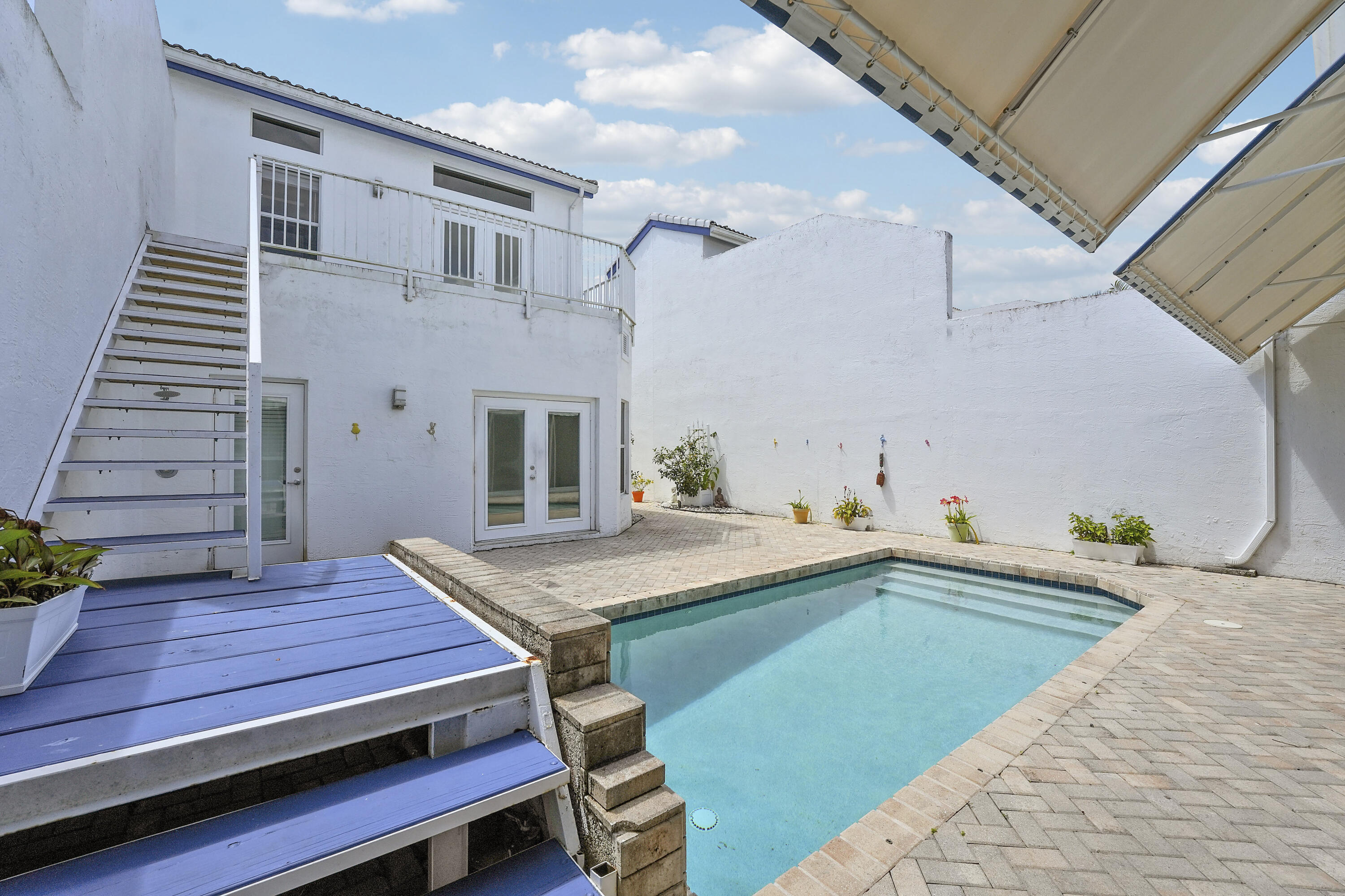 MYKONOS COURT OF BOCA GOLF & TENNIS CLUB - Residential