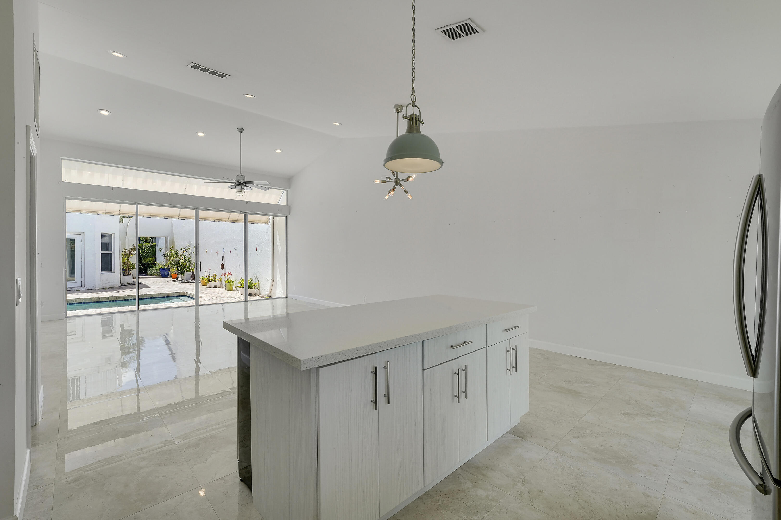 MYKONOS COURT OF BOCA GOLF & TENNIS CLUB - Residential