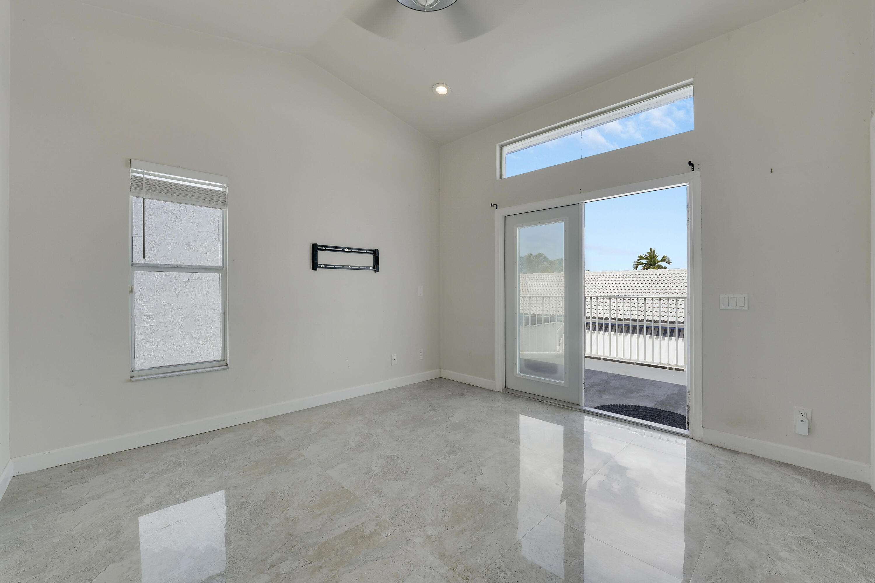 MYKONOS COURT OF BOCA GOLF & TENNIS CLUB - Residential