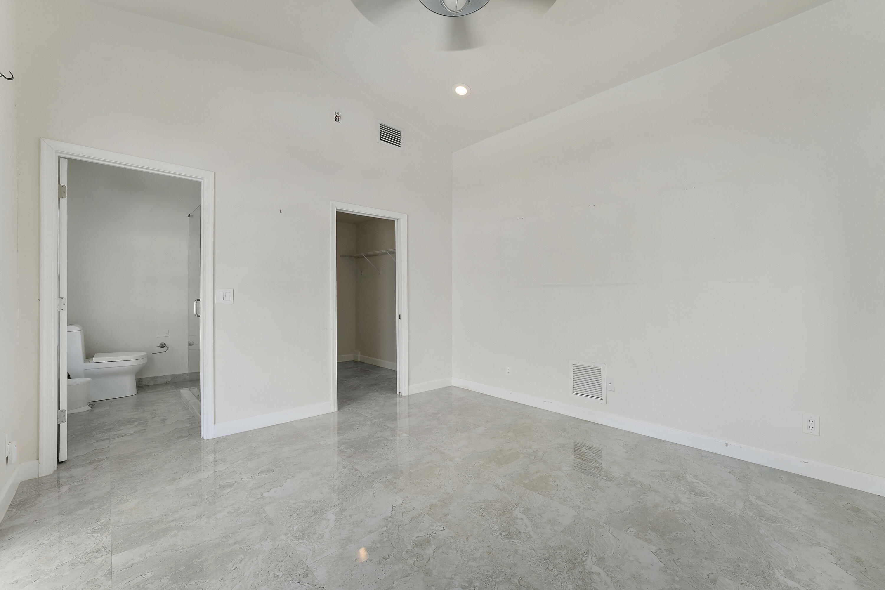 MYKONOS COURT OF BOCA GOLF & TENNIS CLUB - Residential