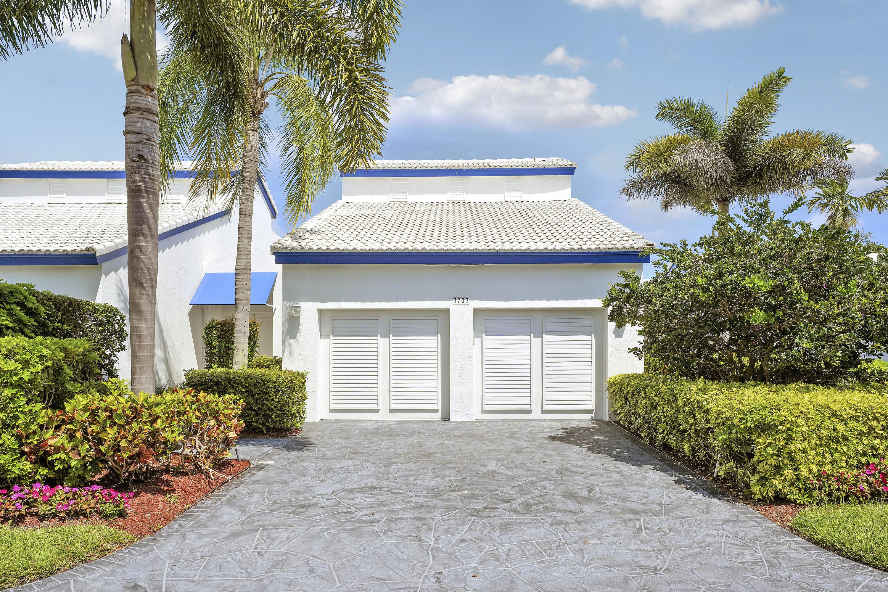 MYKONOS COURT OF BOCA GOLF & TENNIS CLUB - Residential