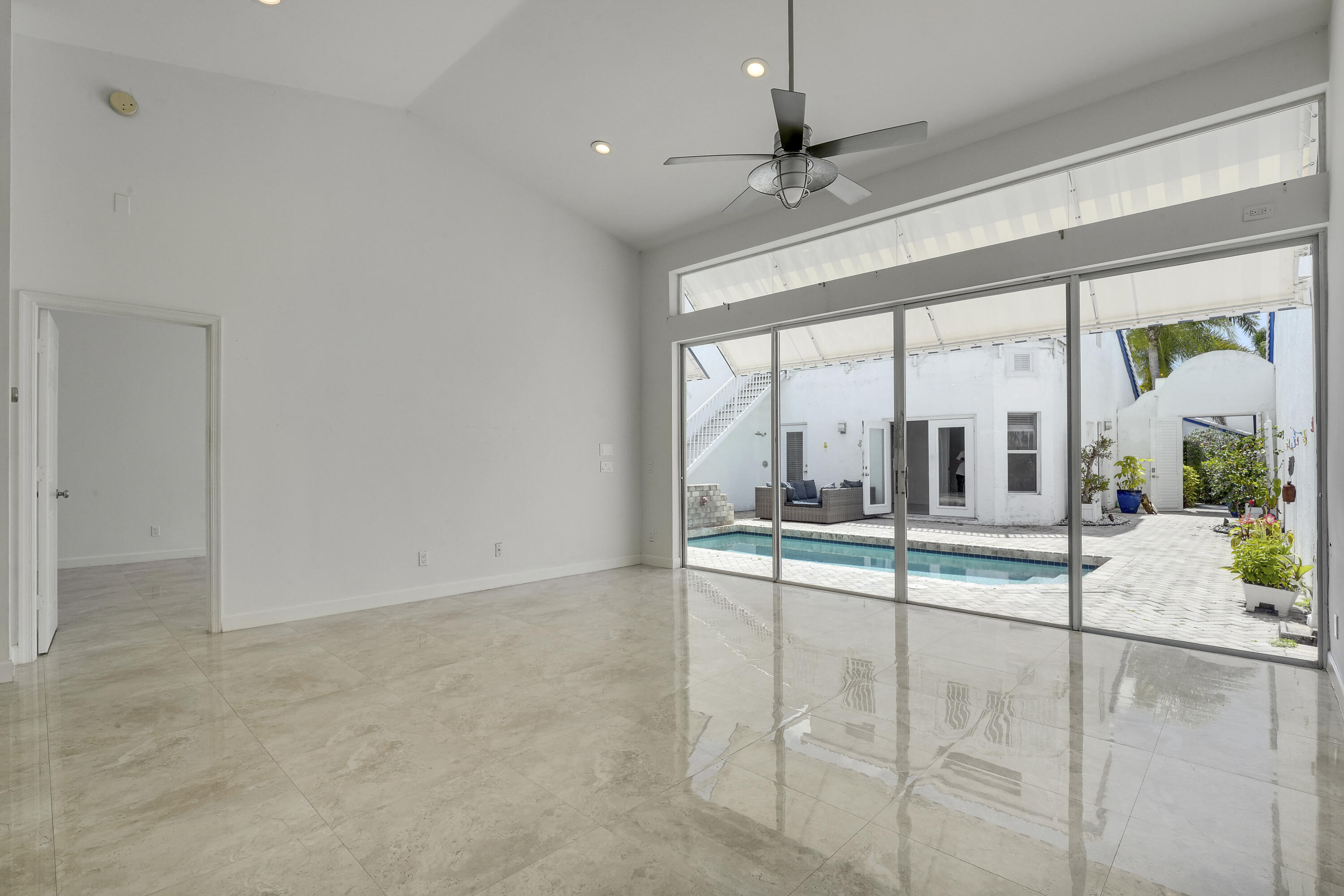 MYKONOS COURT OF BOCA GOLF & TENNIS CLUB - Residential